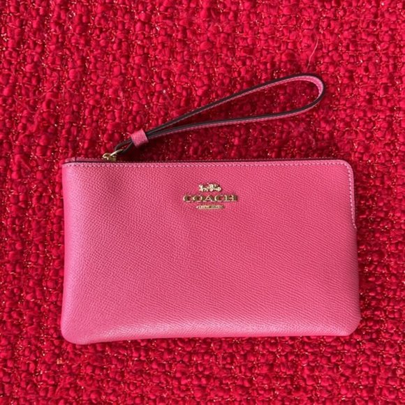 Coach Large Corner Zip Wristlet NWT - Picture 14 of 15